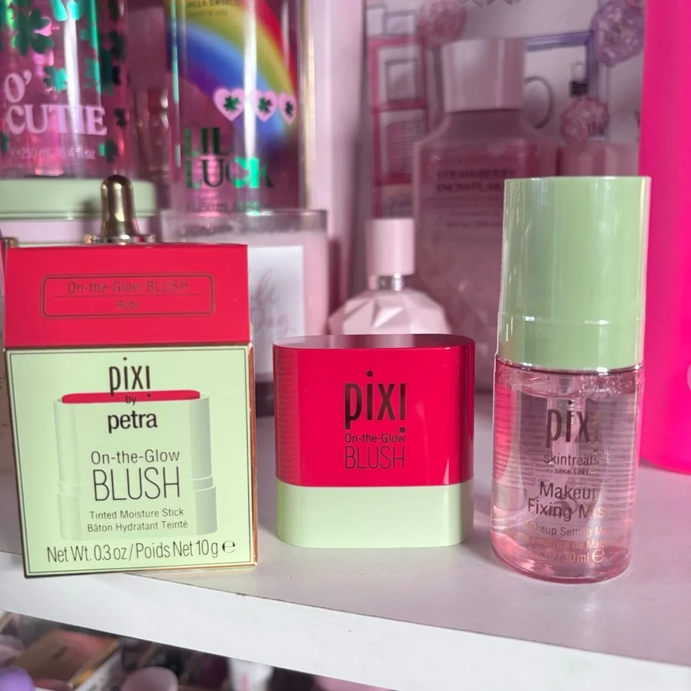💝NEW mini Pixi On-the-Glow Blush Ruby & makeup fixing mizt💝